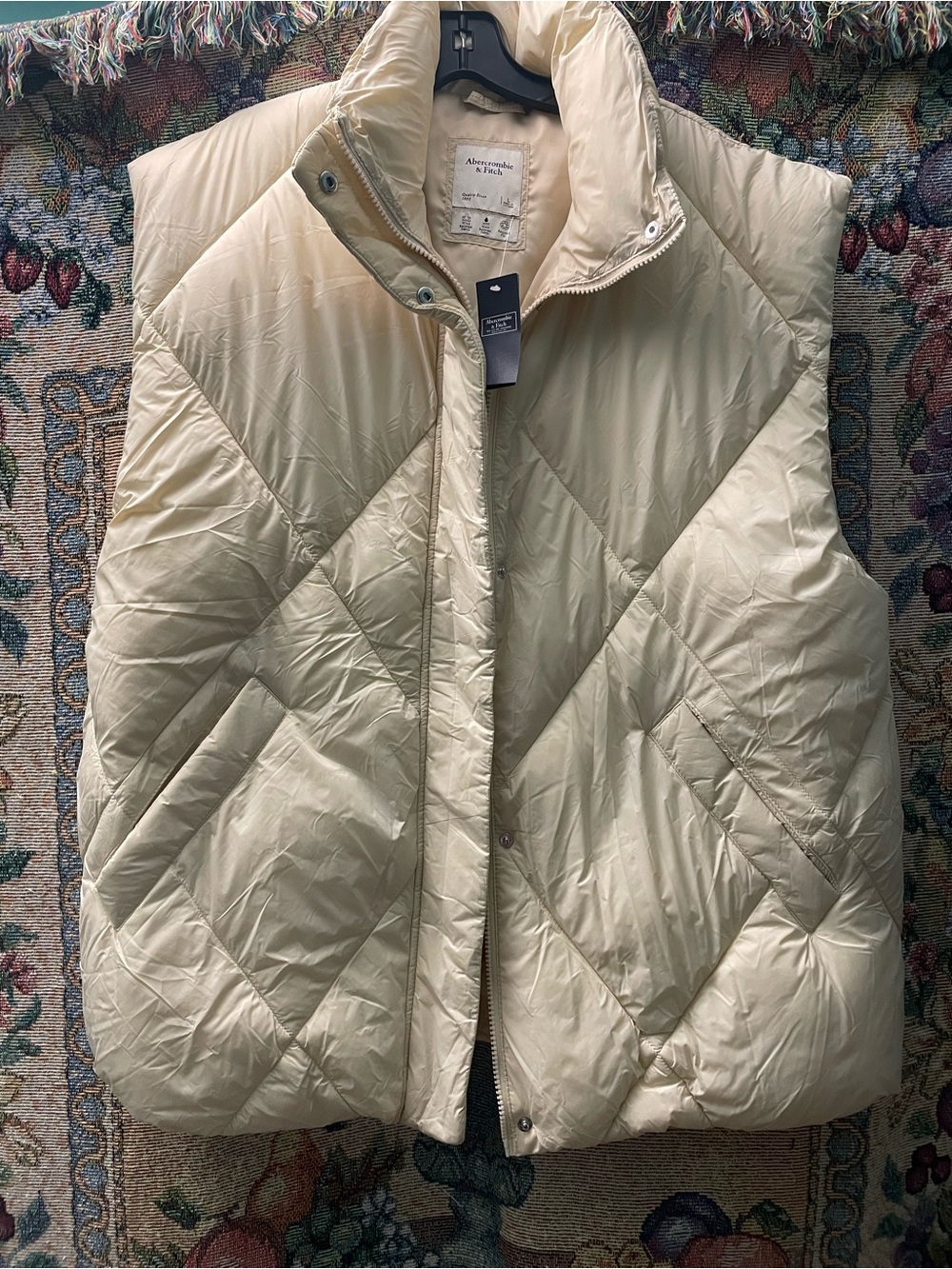 NWT Abercrombie puffer vest